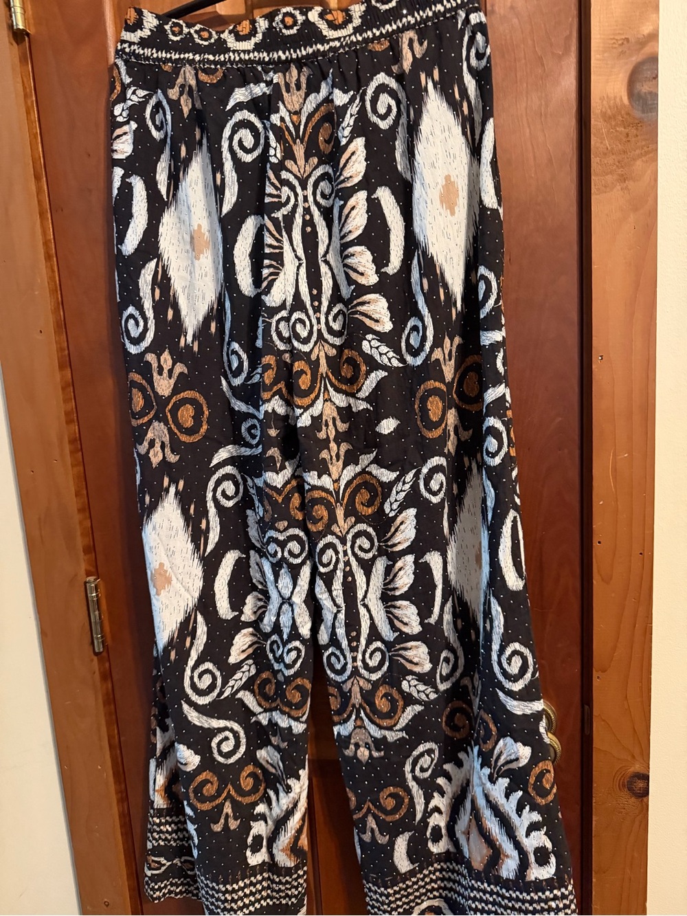 Gigio Bohemian Wide‑Leg Patterned Pants - Black & Brown - Picture 3 of 5